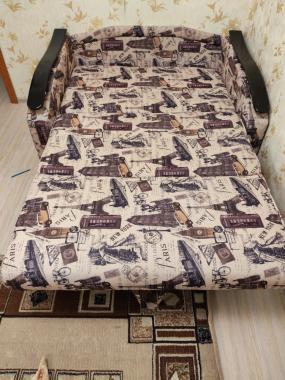 Холодильник и диван