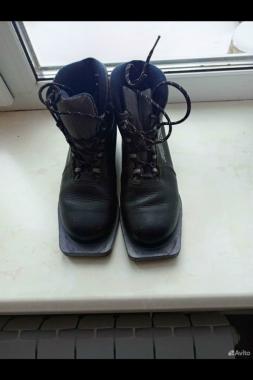 Ботинки лыжные